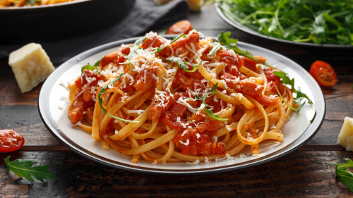 Veja como fazer uma típica macarronada italiana