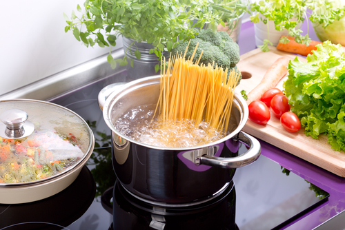 Os italianos quebram o macarrão? Descubra se isso é mito ou verdade