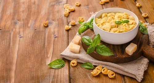 Como fazer o caldo perfeito para tortellini in brodo: o passo a passo do tradicional prato italiano