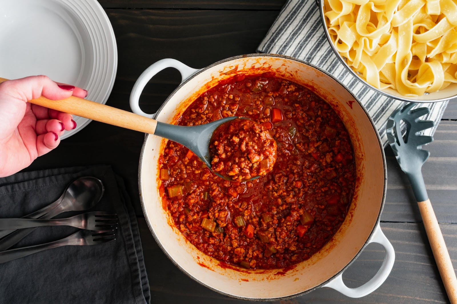 Aprenda a fazer um autêntico ragu à bolonhesa italiano