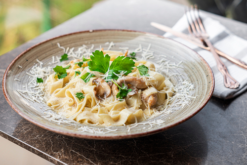 Como usar parmesão em pratos italianos: 5 combinações que nunca falham