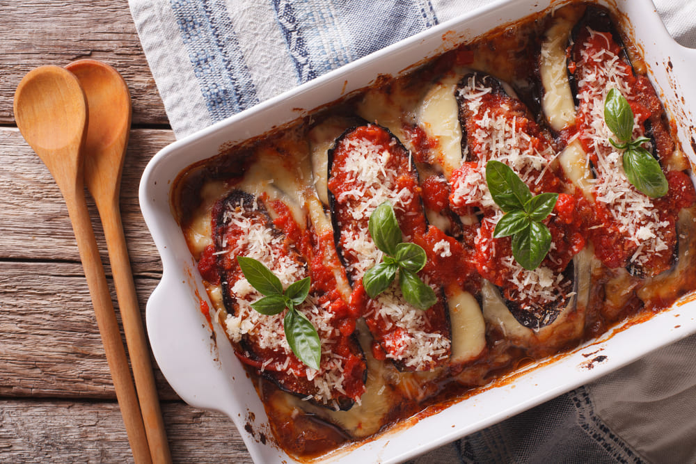 Como fazer berinjela à parmegiana na airfryer (pronta em 15 minutos)