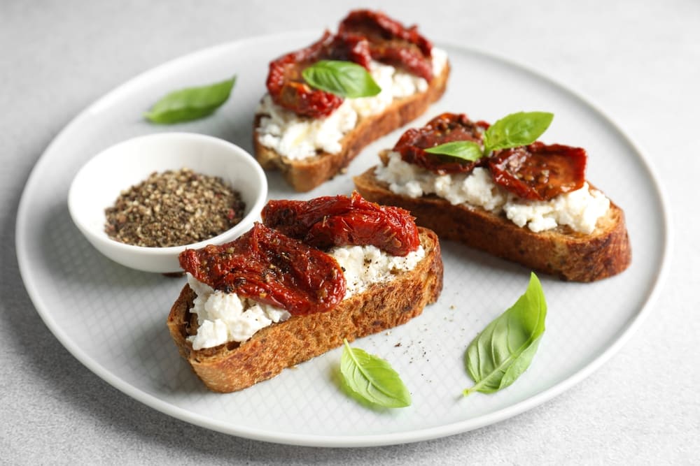 5 receitas de bruschetta com creme de ricota para variar no lanche ou na entrada