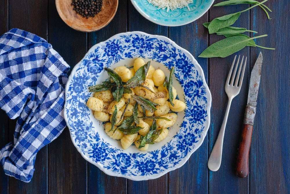 O que devo servir com nhoque de batata doce? As melhores combinações de molhos, queijos e acompanhamentos