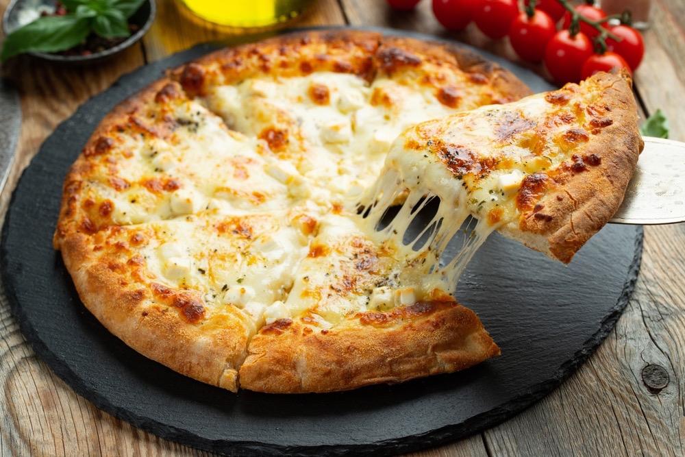 Existe pizza 4 queijos na Itália? Descubra como é a receita original