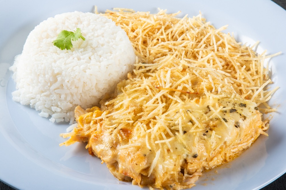 Fricassê de frango com requeijão: receita prática com mais cremosidade