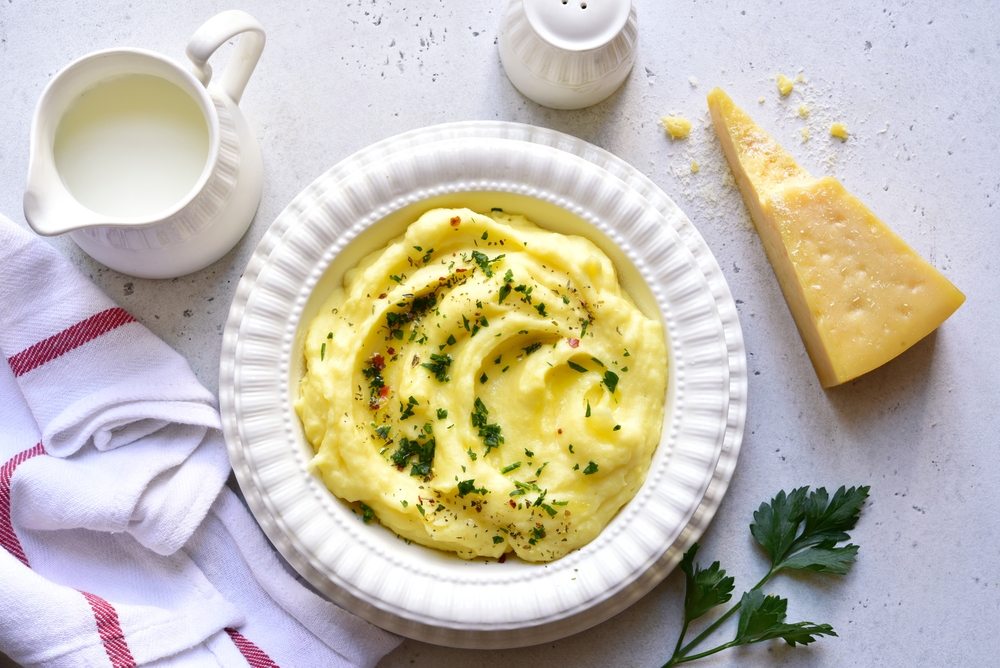 A melhor receita de purê de batata com queijo para testar em casa